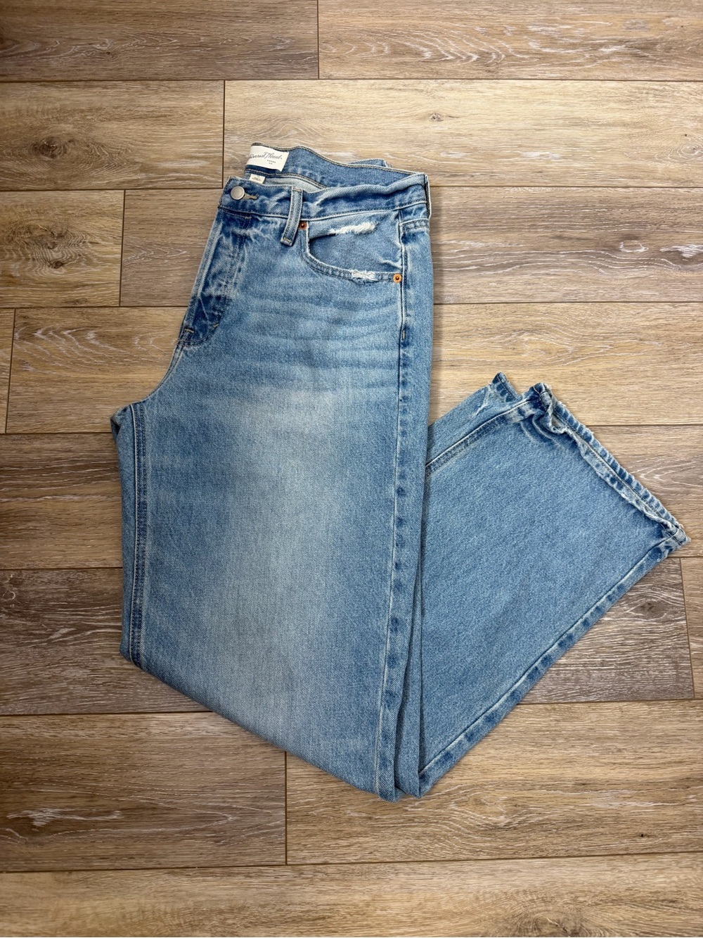Universal Thread Light Blue Straight Baggy Leg Jeans